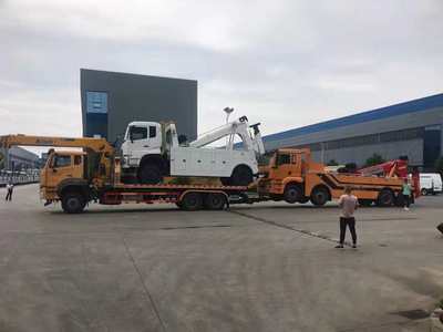 程力专用汽车股份销售二十二分公司 引领专业道路救援，中国重汽带吊清障车卓越之选